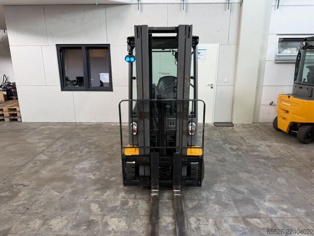 Ηλεκτρικό περονοφόρο τετράτροχο Jungheinrich EFG 320 / 4820 Std.