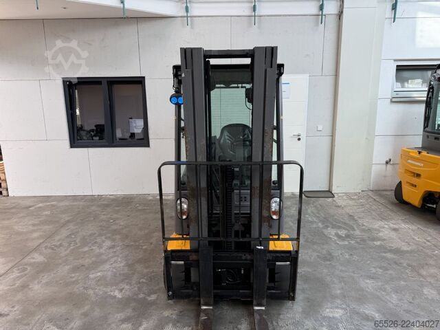 Ηλεκτρικό περονοφόρο τετράτροχο Jungheinrich EFG 320 / 5425 Std.