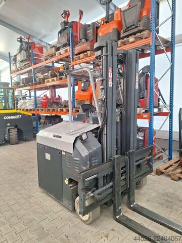 Cargador frontal de cuatro vías Combilift CBE 3000