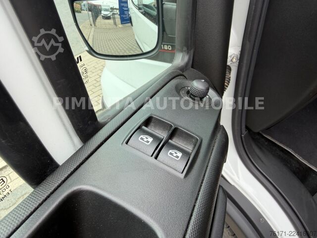 Bestelwagenchassis IVECO Daily 70C18HP 4100mm CHASSIS LUFTFED KLI LED RFK
