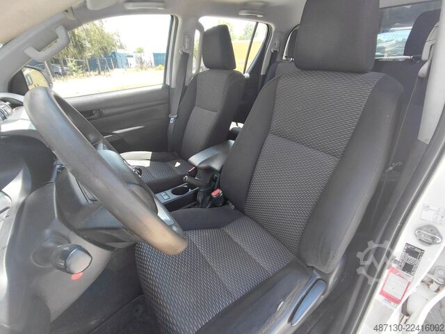 Van TOYOTA Hilux Double Cab Duty 4x4