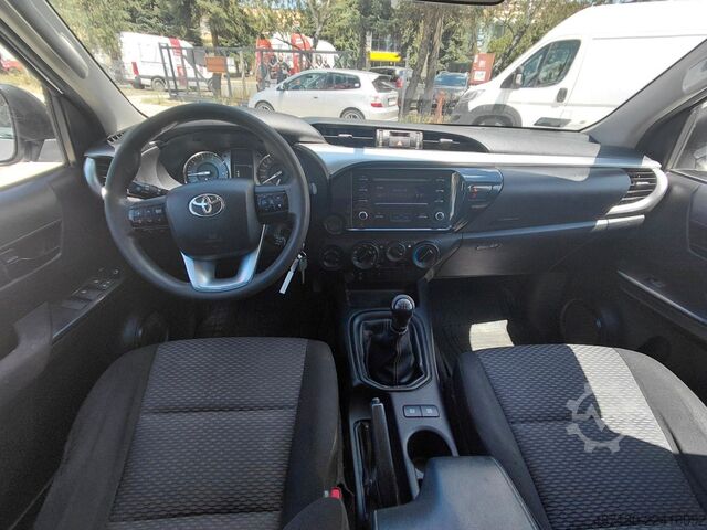 Van TOYOTA Hilux Double Cab Duty 4x4