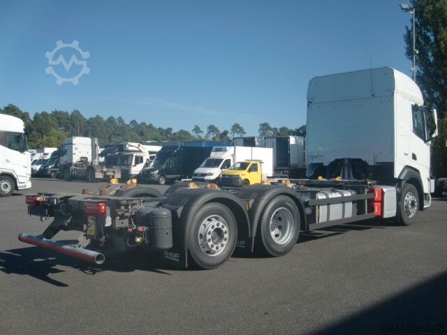 Trao đổi khung gầm xe tải DAF XF 480 FAR Intarder 2x AHK BDF 7,82