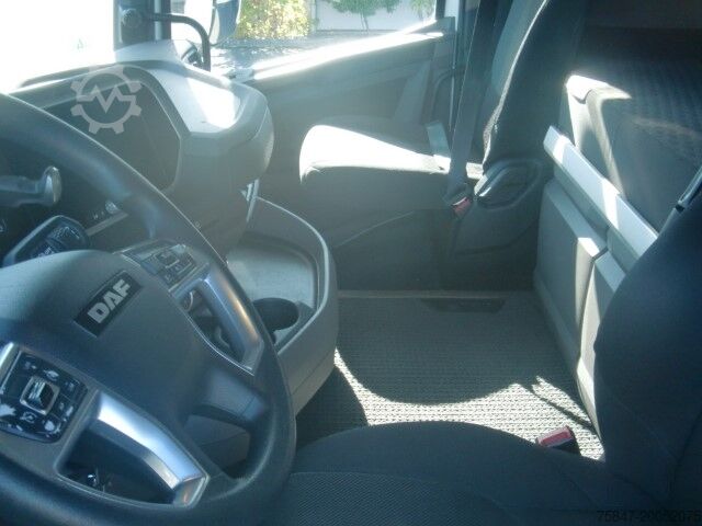 Trao đổi khung gầm xe tải DAF XF 480 FAR Intarder 2x AHK BDF 7,82