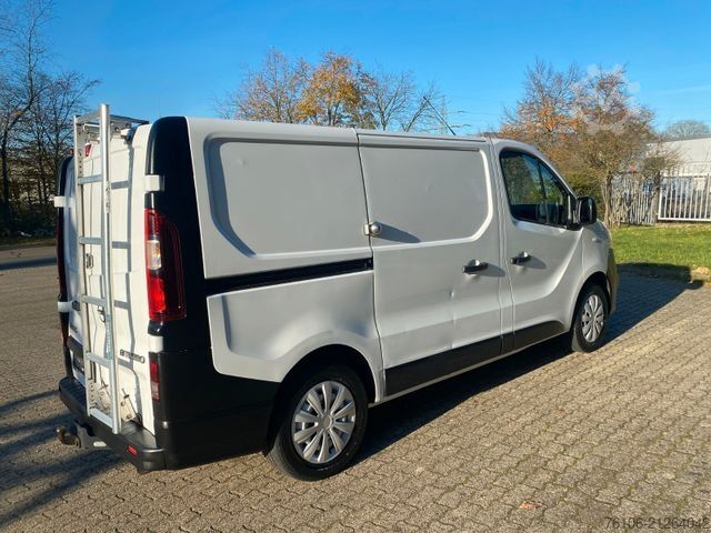 Xe van thùng kín OPEL Vivaro B Kastenwagen L1H1  2,7t*Ahk*90 tkm *