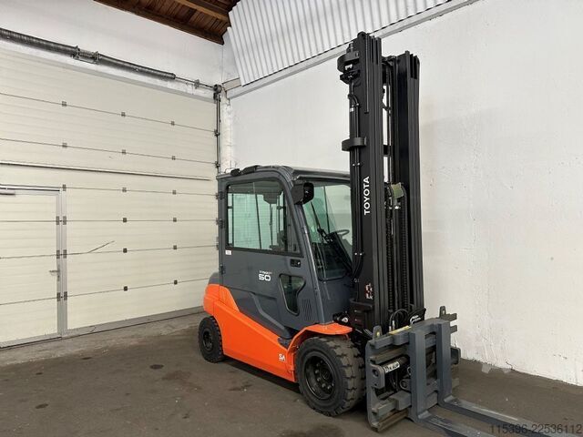 Toyota 8FBMT50 - TRIPLEX 6,5 m - NEUWERTIG !!!