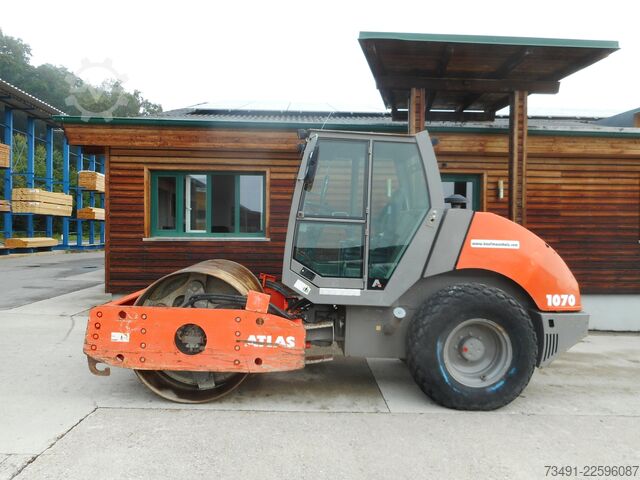 Roller drum tunggal ATLAS AW1070 mit KLIMA