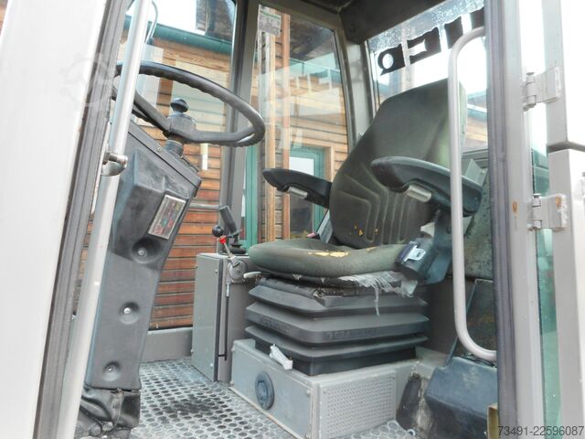 Roller drum tunggal ATLAS AW1070 mit KLIMA