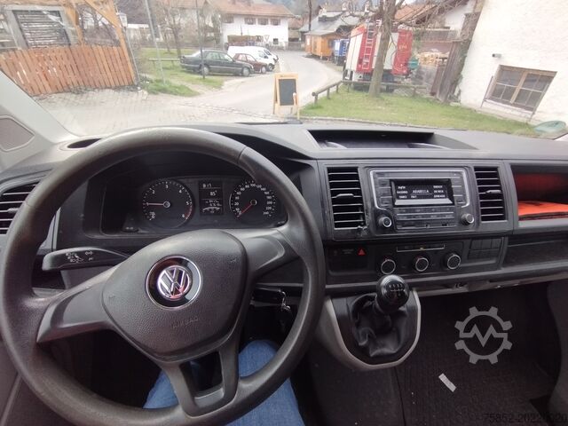 Dobozos kisteherautó VW T 6 2,0 TDI BlueMotion Werkzeugregale