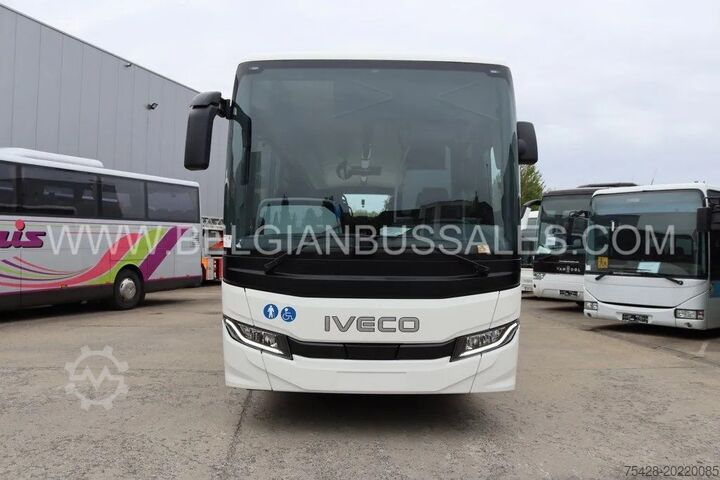 Intercitybusz Iveco Crossway 10.7m/ Manual / Lift