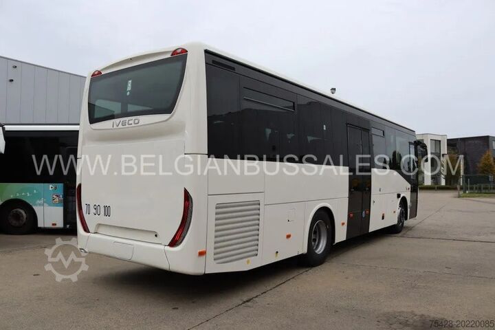 Intercitybusz Iveco Crossway 10.7m/ Manual / Lift