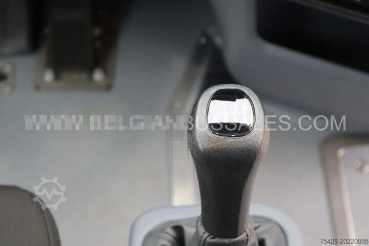 Intercitybusz Iveco Crossway 10.7m/ Manual / Lift