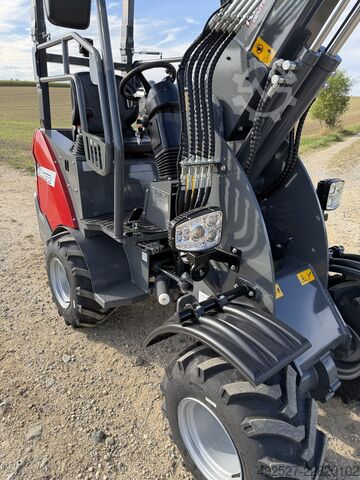 Máy xúc lật dạng cần teleskop FARMER 906T Kingway FARMER 906T