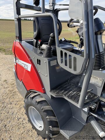Máy xúc lật dạng cần teleskop FARMER 906T Kingway FARMER 906T