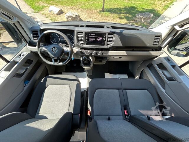 Minibus VW CRAFTER 6 SITZER KLIMAAUTO. ACC NAVI KAMERA PDC
