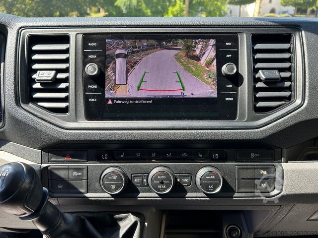Minibus VW CRAFTER 6 SITZER KLIMAAUTO. ACC NAVI KAMERA PDC