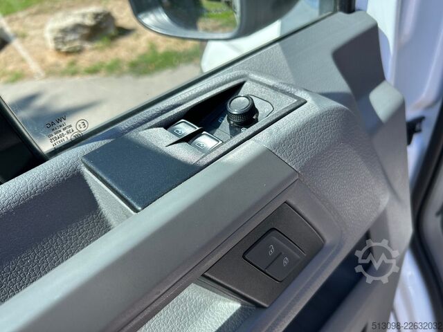 Minibus VW CRAFTER 6 SITZER KLIMAAUTO. ACC NAVI KAMERA PDC
