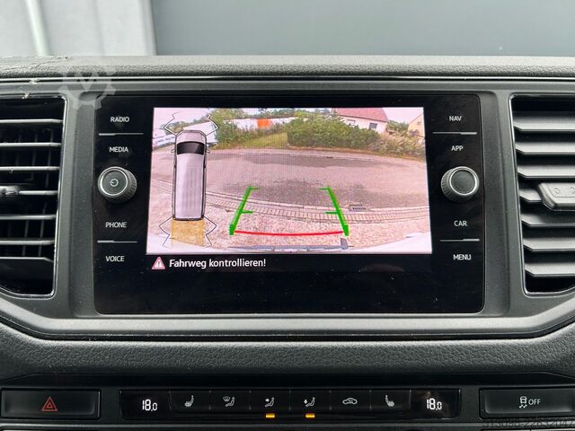 Minibus VW CRAFTER 8 SITZER KLIMAAUTO. ACC NAVI KAMERA PDC
