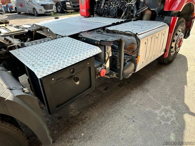 Standard tractor unit MERCEDES-BENZ Arocs 1848 LS BL 4x4 HAD *Hydraulik*NAVI*