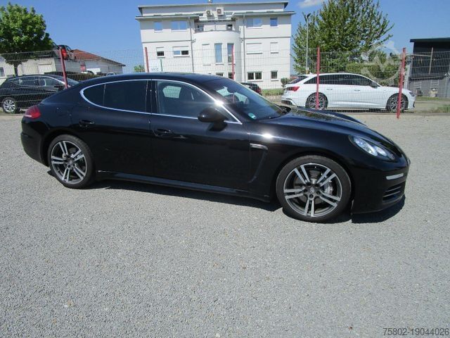 Fourgon PORSCHE Panamera 4 S *Modell 2015  Turbo Räder