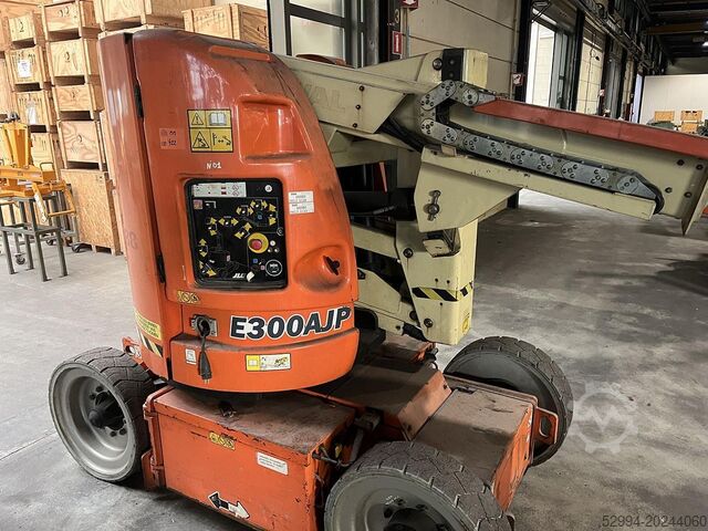 Különféle JLG E300 AJP