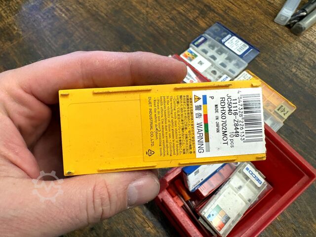 Meja kerja dengan isi GÖDDE Workbench with contents