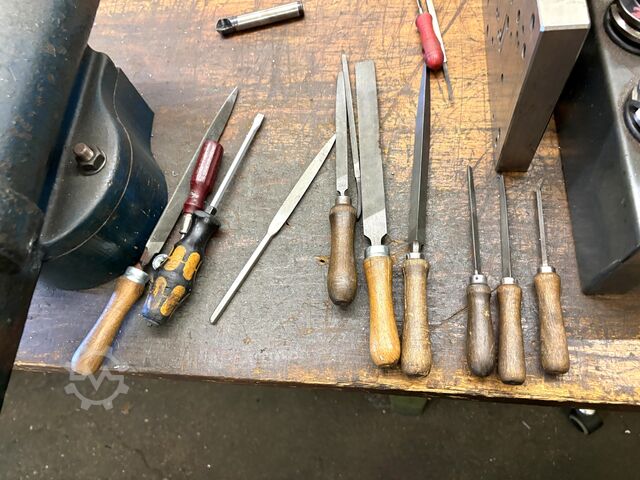 Meja kerja dengan isi GÖDDE Workbench with contents