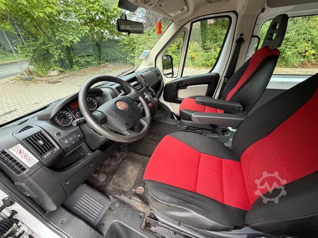 Minibussi FIAT Ducato 2.3 Multijet Maxi 5 Sitze Rollstullift