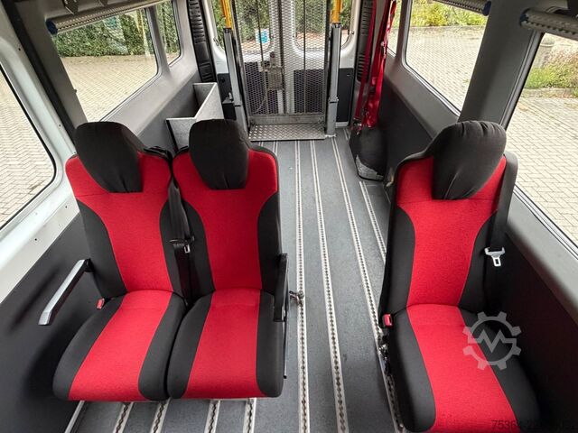 Minibussi FIAT Ducato 2.3 Multijet Maxi 5 Sitze Rollstullift