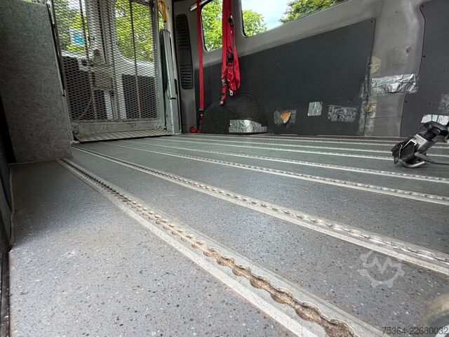 Minibussi FIAT Ducato 2.3 Multijet Maxi 5 Sitze Rollstullift