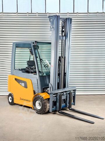 Electrice pe 4 roți Jungheinrich EFG S30 - Service Neu - Batterie 88% - 7,5 M Hub