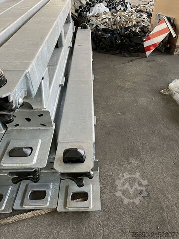 تریلر کم‌ارتفاع نیمه‌کشنده Müller Mitteltal Ausgleichsbock für Satteltieflader incl. Conatinerverschlüssen