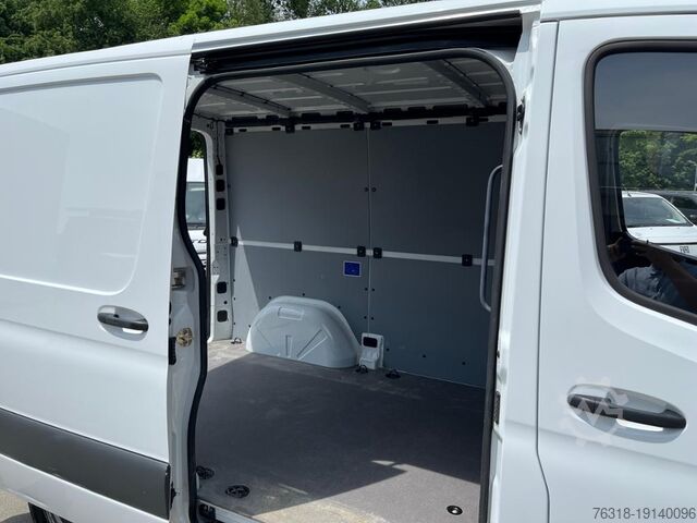 Panel kombi Mercedes-Benz Sprinter 211 KASTEN 6-Gang Holzboden DAB AHK
