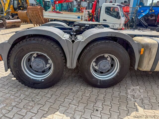 Standardowy ciągnik siodłowy MERCEDES-BENZ Actros 3351 MP3 V8 Kipphydr.