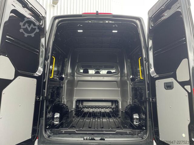 Xe van thùng kín MAN TGE 3.180 L3H3 MIXTO 4x4 STANDHZ ACC LENKRADHZ