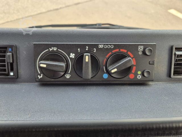 Teherautó alváz MERCEDES-BENZ Unimog U400 4x4 Vario Pilot Zapfwelle LOF