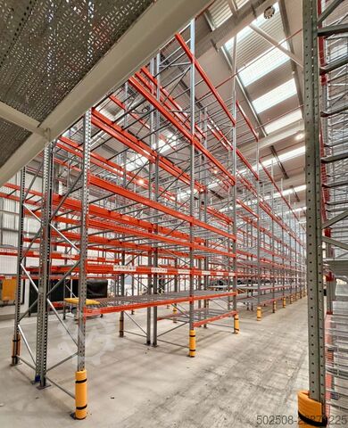Skrūvēta plaukts Highrise Boltless Pallet Racking With Frame Protectors