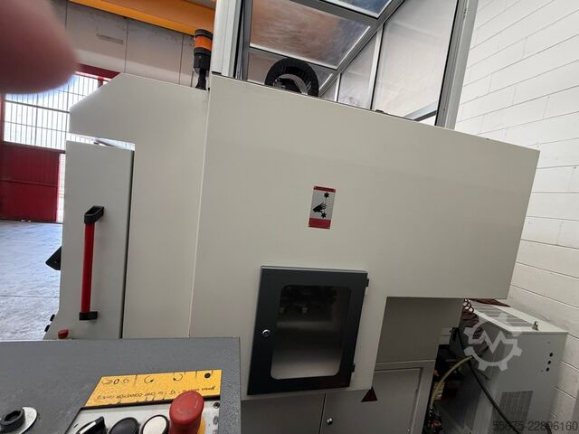 Vertical machining center KONDIA HM 10