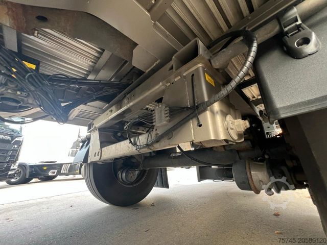 Semirremolque caja WÜLLHORST * WIE NEUWERTIG * 2T LBW * LIFT * SAF
