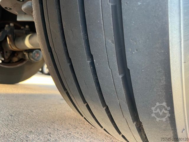 Semirremolque caja  WÜLLHORST * WIE NEUWERTIG * 2T LBW * LIFT * SAF