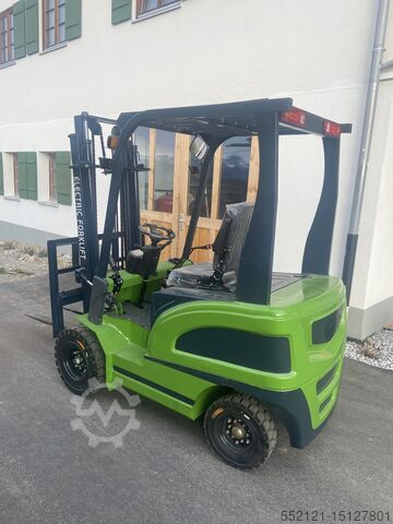 Electric forklift truck 