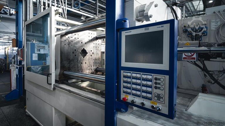 Iesmidzināšanas formēšanas mašīna BATTENFELD HM 300/1330