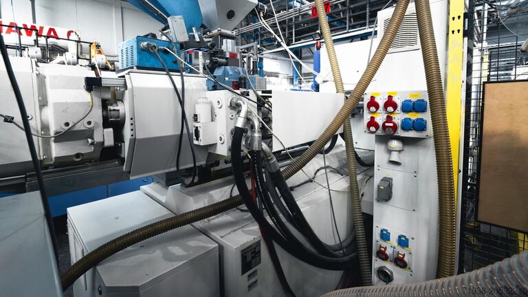 Iesmidzināšanas formēšanas mašīna BATTENFELD HM 300/1330