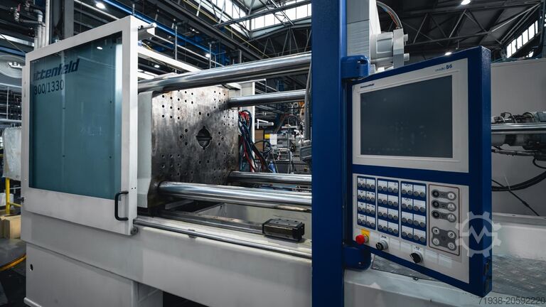 Iesmidzināšanas formēšanas mašīna BATTENFELD HM 300/1330