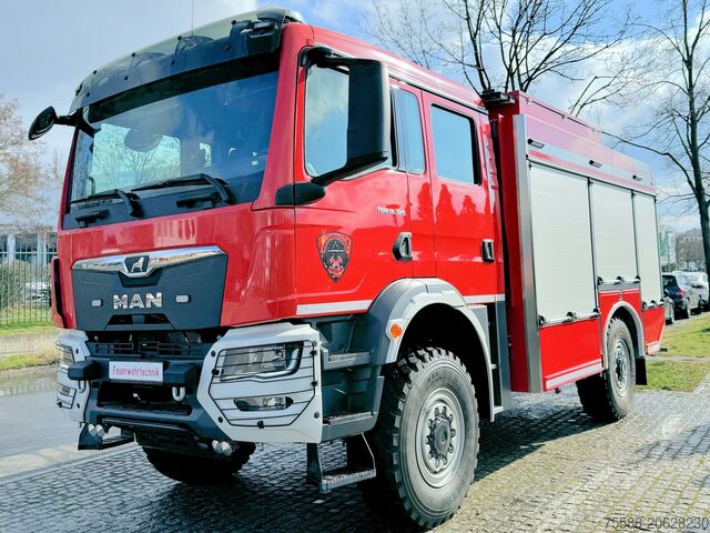 Camión cisterna de bomberos con tracción total (TLF) MAN TGM 18.320 TLF 4000 Allrad 5000 l Wasser