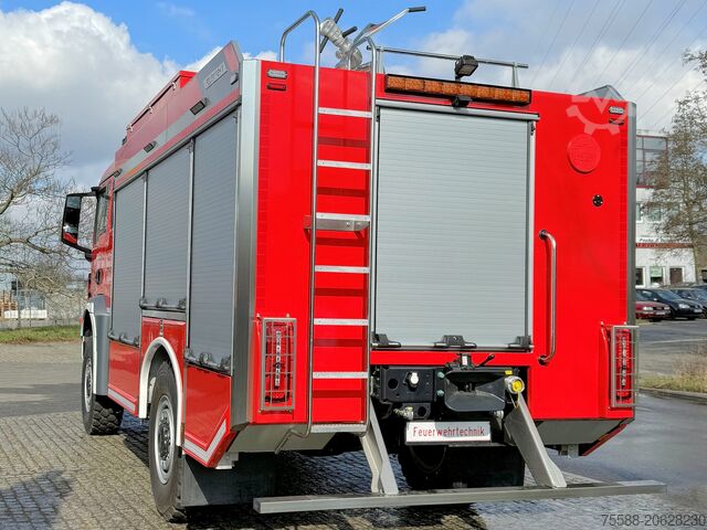 Camión cisterna de bomberos con tracción total (TLF) MAN TGM 18.320 TLF 4000 Allrad 5000 l Wasser