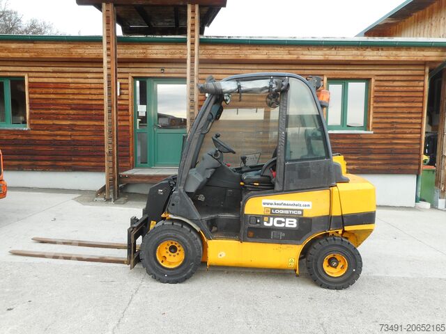 Вилочный погрузчик с телескопической стрелой JCB TLT 25 Teletruck