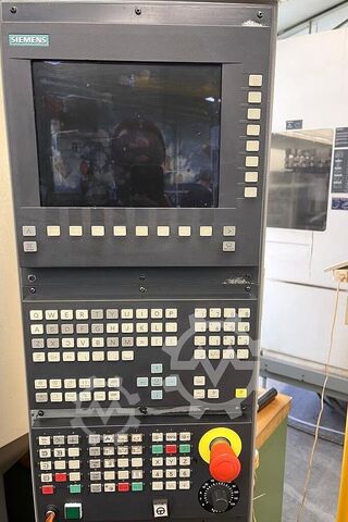 Vertikales Bearbeitungszentrum CHIRON FZ 18 S