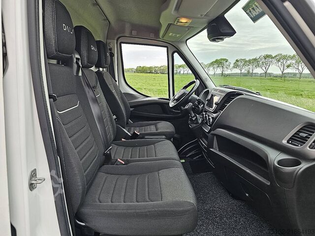High-roof van IVECO DAILY 35C21 3.0Ltr Dubbellucht !