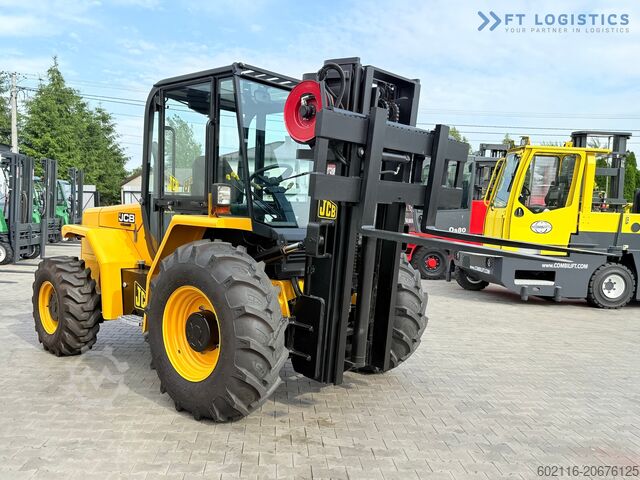 รถยกสำหรับภูมิประเทศที่ขรุขระ JCB 940 / TRIPLEX 4500 / FREE-LIFT NEW TIRES